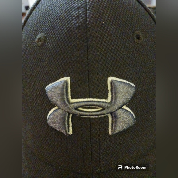 Under Armour cap.  Youth small.  Black. - Picture 3 of 5